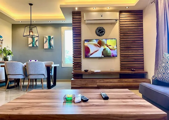 Beachside 3bdr Sea View And Pool Access Apartment *