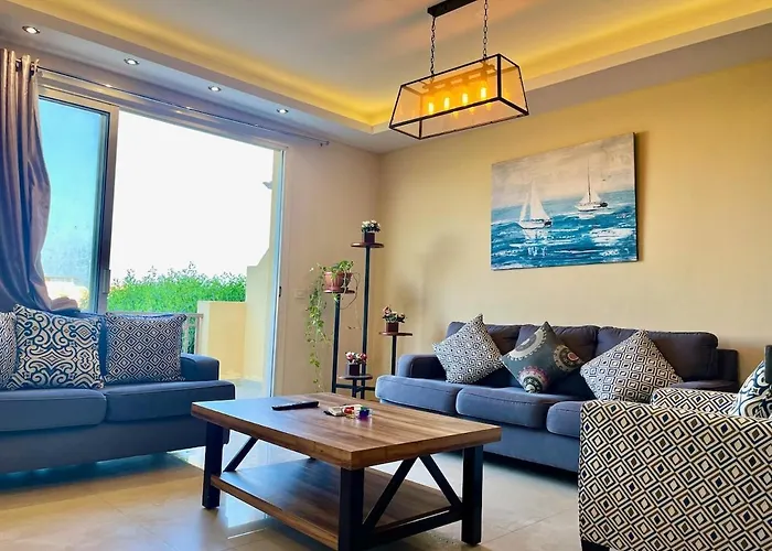 Apartment Beachside 3bdr Sea View And Pool Access