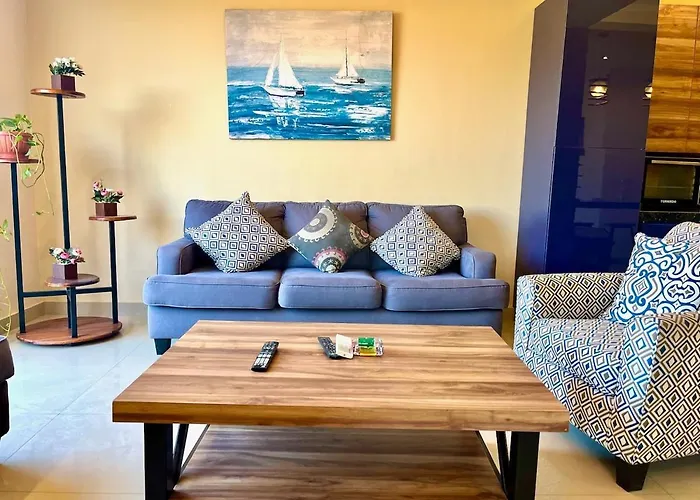 Beachside 3bdr Sea View And Pool Access *