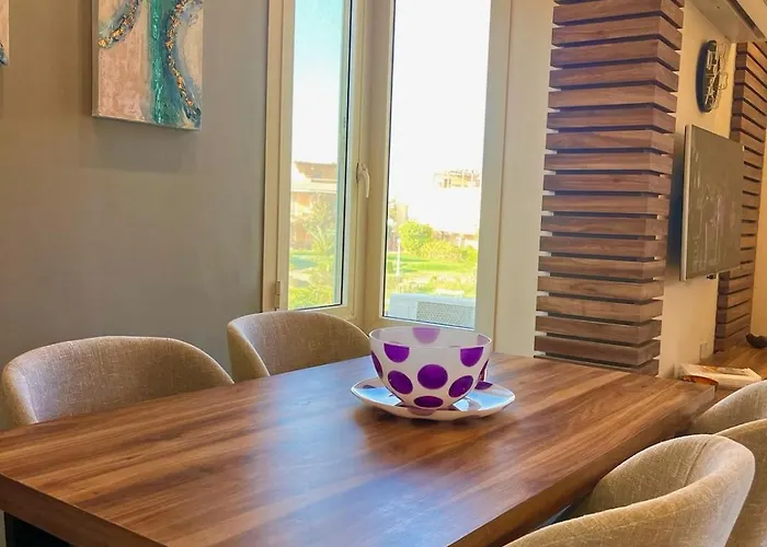 Beachside 3bdr Sea View And Pool Access
