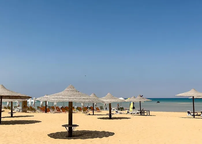 Beachside 3bdr Sea View And Pool Access * Ain Sukhna